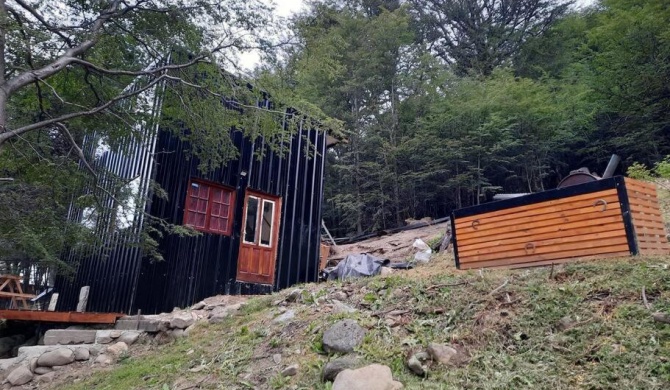 Cabaña del Glaciar, al pie del glaciar vinciguerra zona ramsar