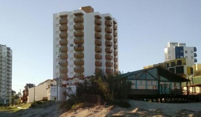 Arpon 9 - 5C - Frente al mar 2 dorm. cochera privada