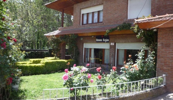 Chalet familiar adosado Rosas Rojas