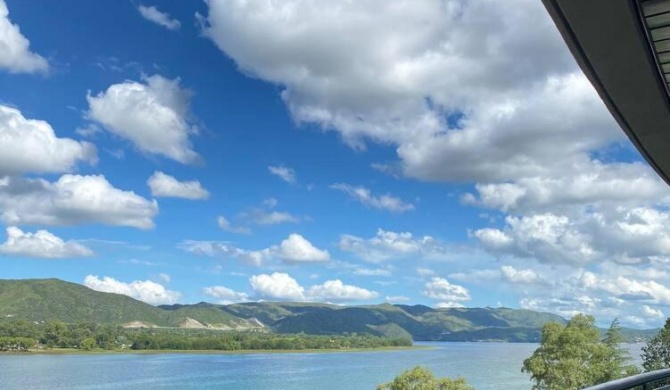 Departamento con vista al lago en Veneto Village