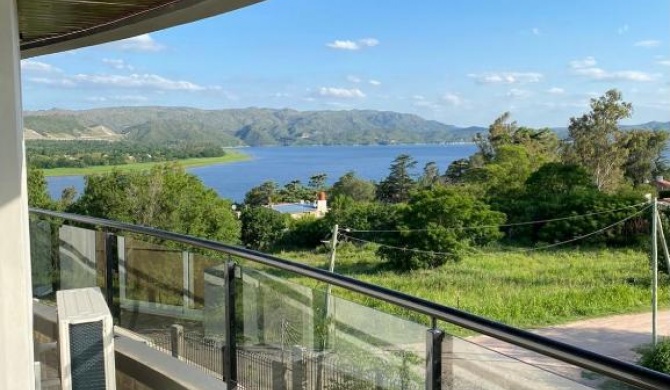 Departamento con vistas al lago en Veneto Village