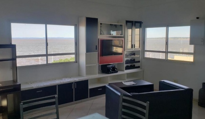 Hermoso Departamento Con Vista al Río y Parrilla