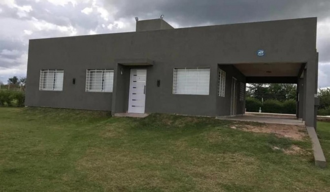 Alquiler temporal casa Bialet Masse con pileta, cancha de fútbol, mesa de pool y ping pong