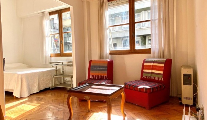 Beautiful & Quiet Studio Monoambiente Apartment in Recoleta