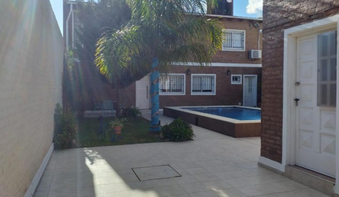 Casa Con Pileta En Roldan