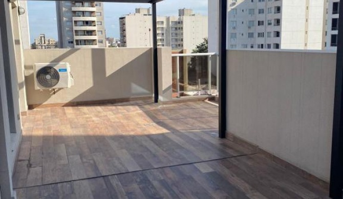 DEPARTAMENTO CON EXCELENTE UBICACION Y TERRAZA