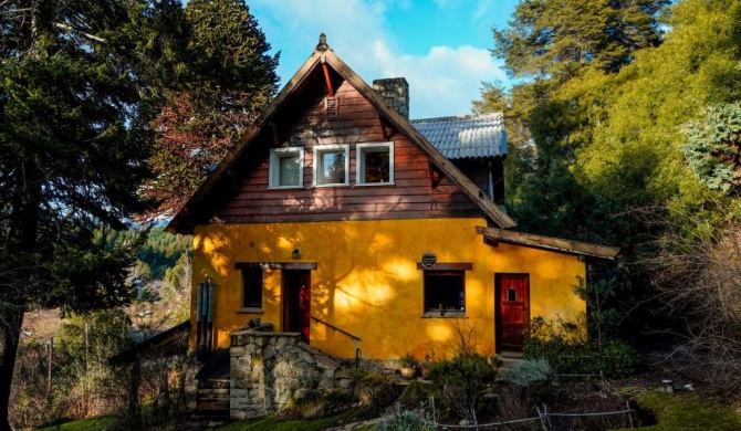 Los Juncos Patagonian Lake House