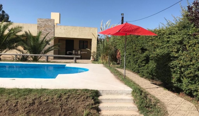 HERMOSA CABAÑA EN SAN RAFAEL MENDOZA - PILETA - PARQUE - 6 PERSONAS - QUINCHO SE ALQUILA APARTE - ZONA DE Bodegas Y Fincas