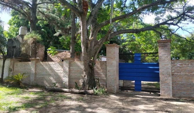 Corrientes Habitación con baño, cerca de ruta 12, clubes de Rugby y Taraguí Rock