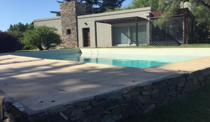 Casa quinta,pileta,sector deportivo,5000m2 verdes